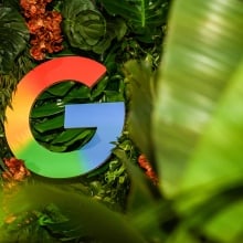  The letter "G" as a logo at the presentation of the Google investment plan