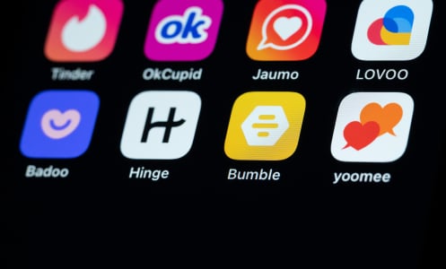 screen with icons of tinder, okcupid, jaumo, lovoo, badoo, hinge, bumble, and yoomee