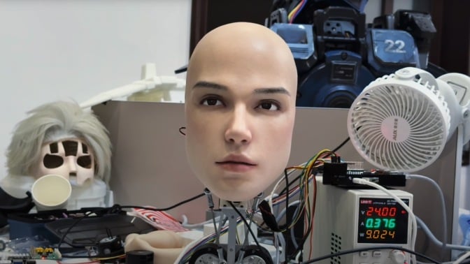 AheadForm Origin M1 robot face