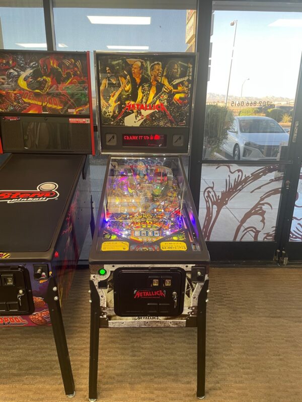 Metallica Road Case Pinball Machine