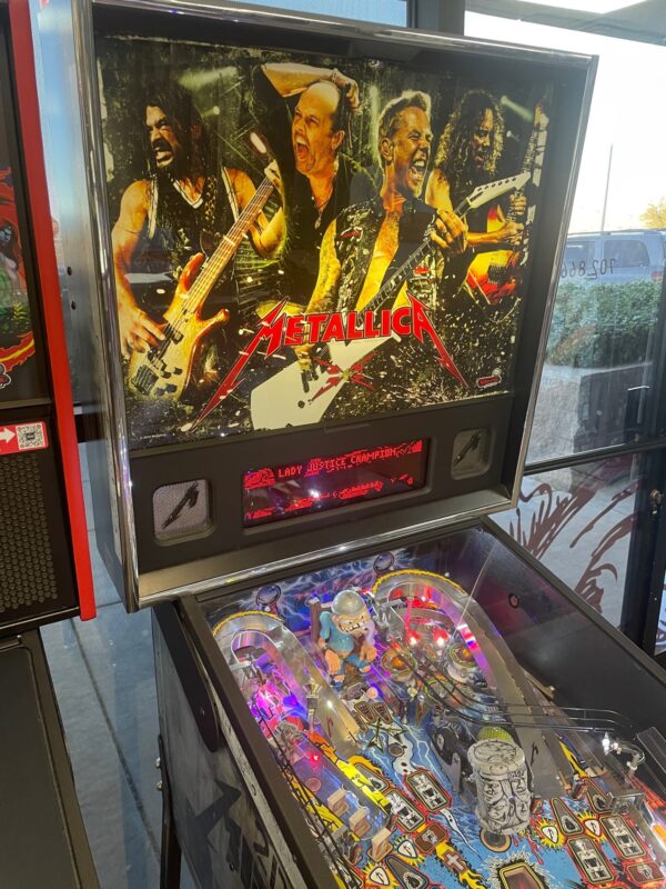 Metallica Road Case Pinball Machine