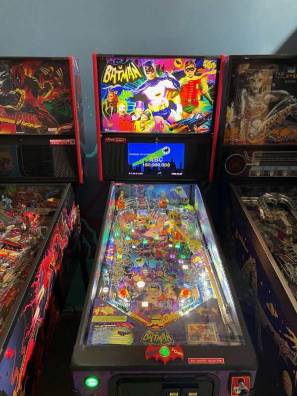 Batman 66 Premium Pinball Machine