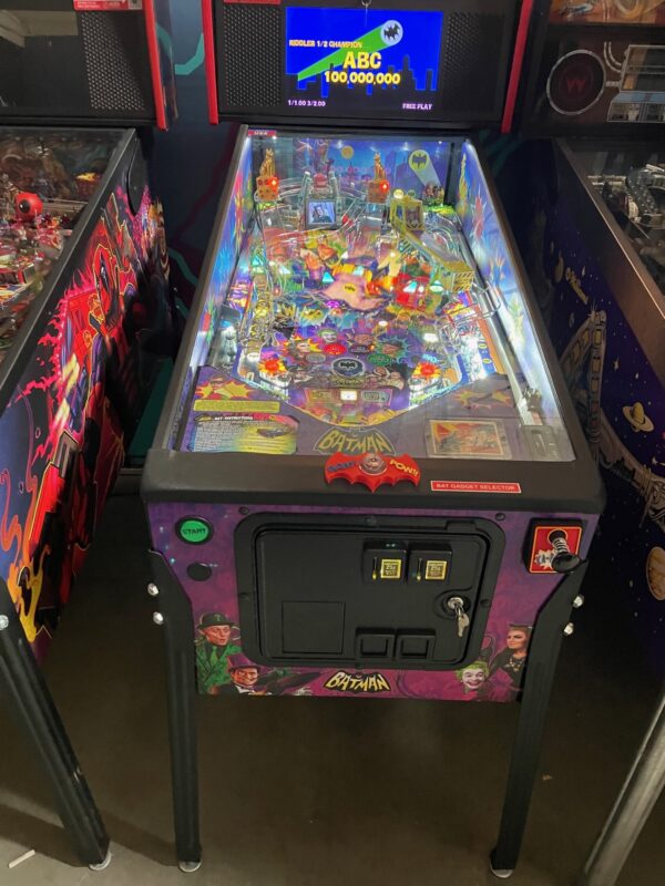 Batman 66 Premium Pinball Machine