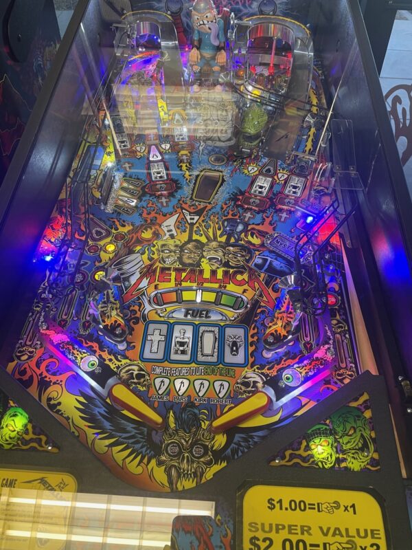 Metallica Road Case Pinball Machine