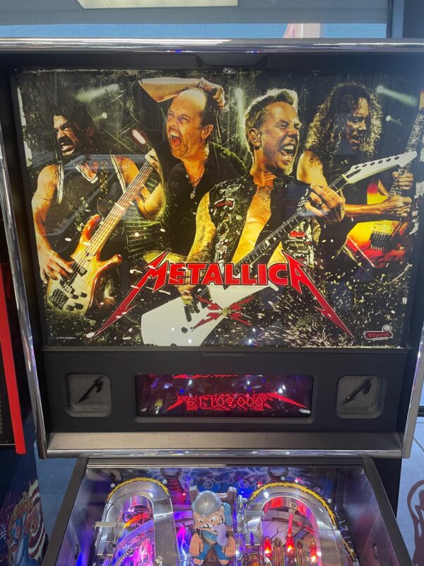 Metallica Road Case Pinball Machine