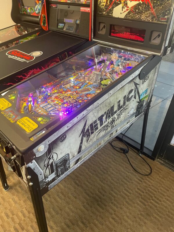 Metallica Road Case Pinball Machine