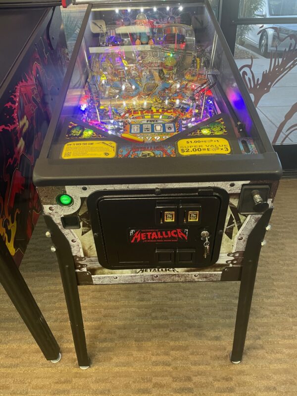 Metallica Road Case Pinball Machine