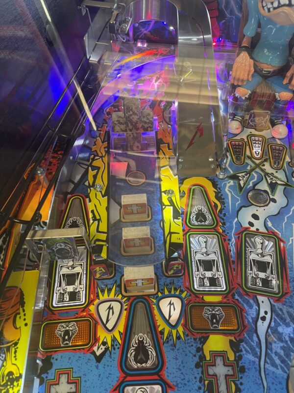 Metallica Road Case Pinball Machine